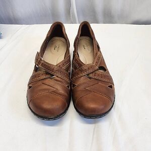 Clarks Women's Ashland Spin Q Slip-On Loafer Size 8 Brown